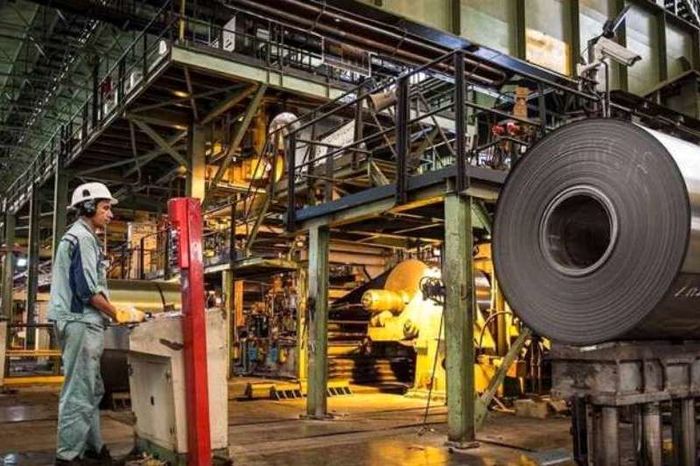 صدور 15 میلیون تن مازاد فولاد به ورود 6 تا 7 میلیارد دلار ارز می انجامد/ در صادرات فولاد راحت تر می توان تحریم ها را دور زد